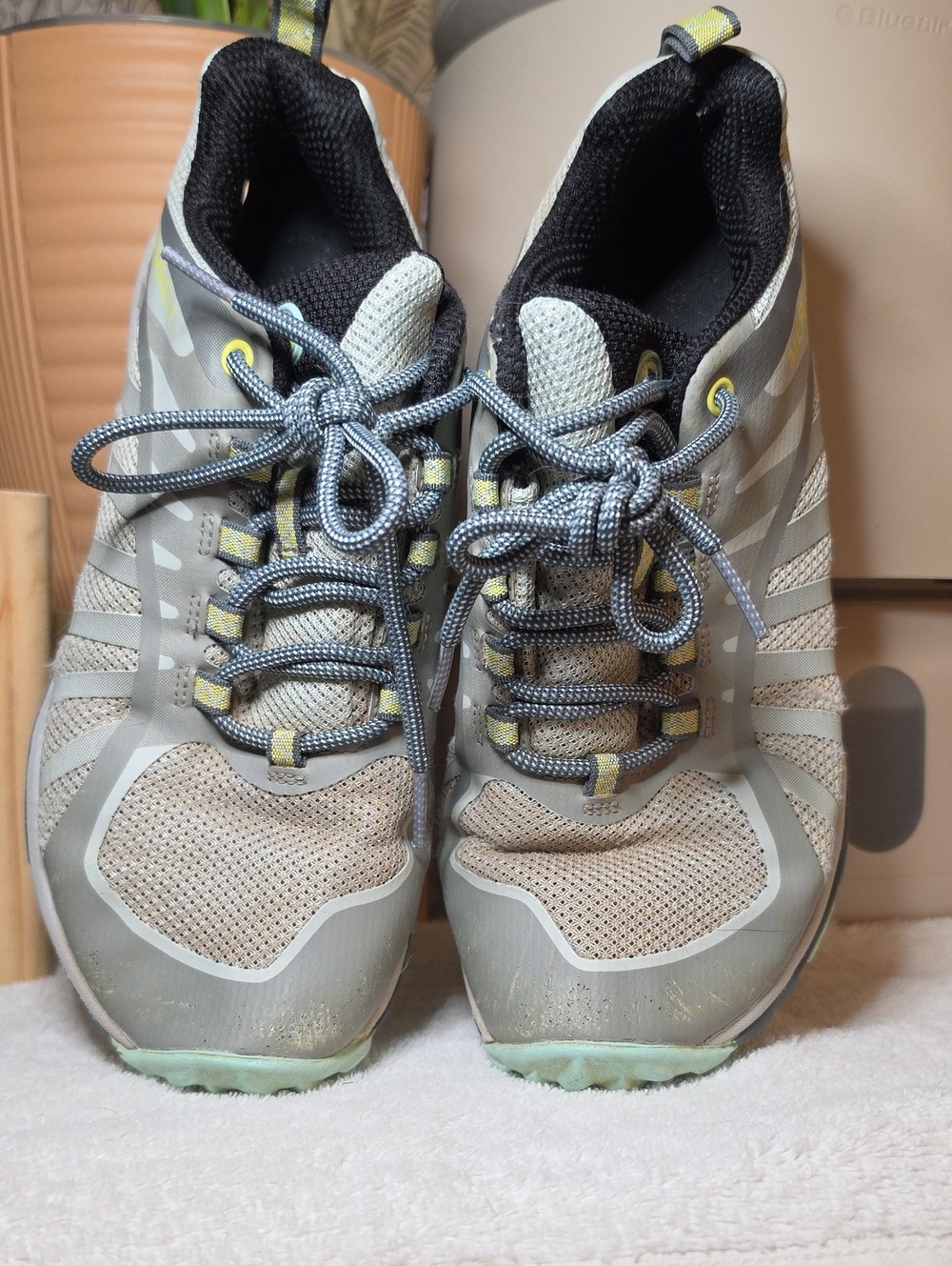 Women’s Merrel Size 6.5 Gray Hiking Shows with Mint Green Accents